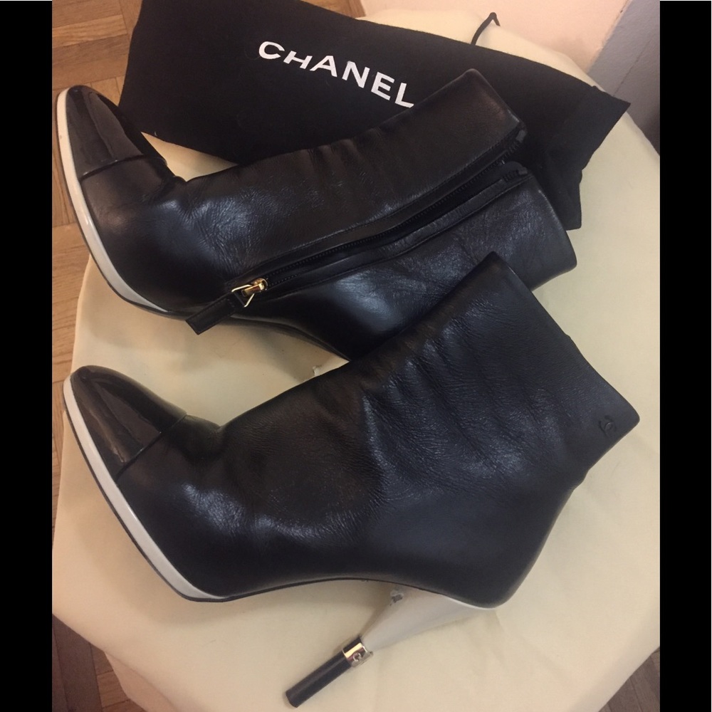 CHANEL black & white ankle booties